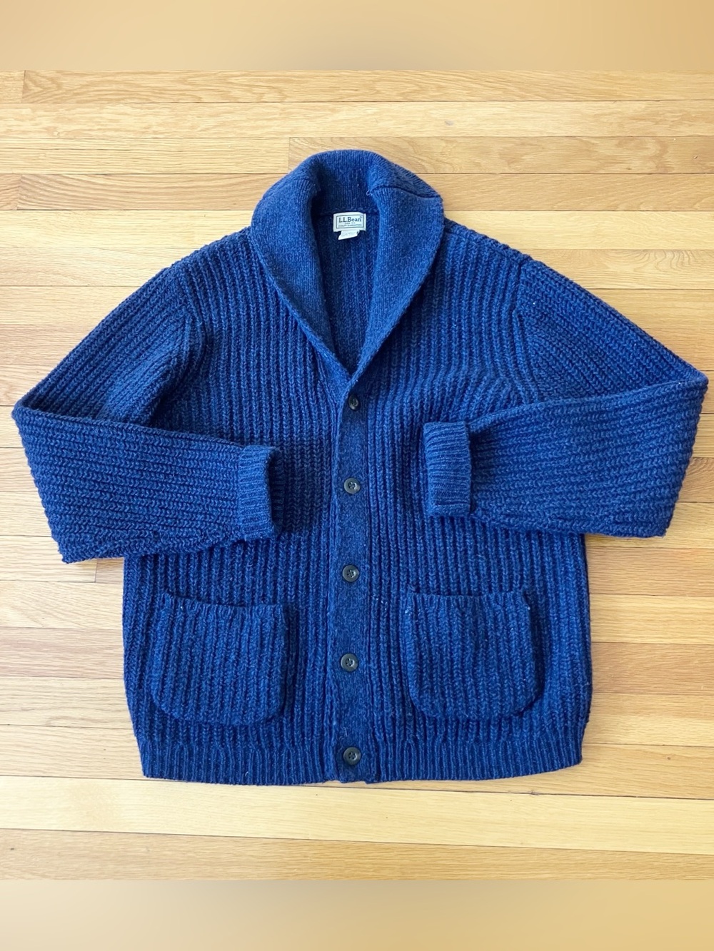 L.L. Bean Navy Blue 100% Lambswool Wool Fisherman Pocket Cardigan Sweater Medium